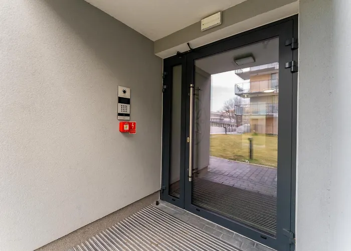 Czerwone Maki Deluxe By Bookinghost