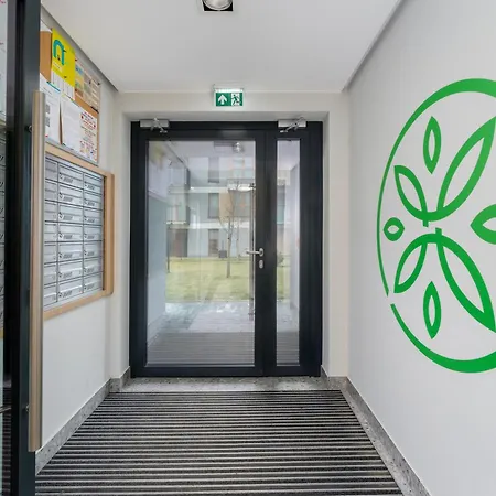 Czerwone Maki Deluxe By Bookinghost Krakow