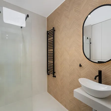 Czerwone Maki Deluxe By Bookinghost *