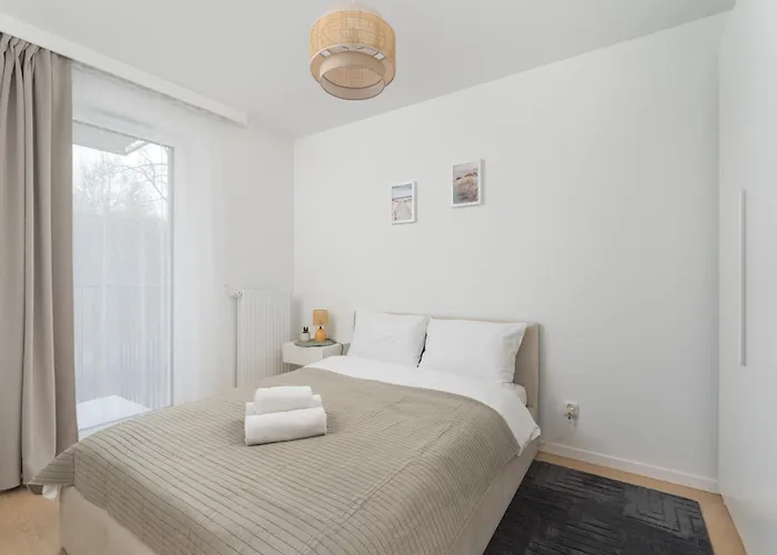 Czerwone Maki Deluxe By Bookinghost Cracovia